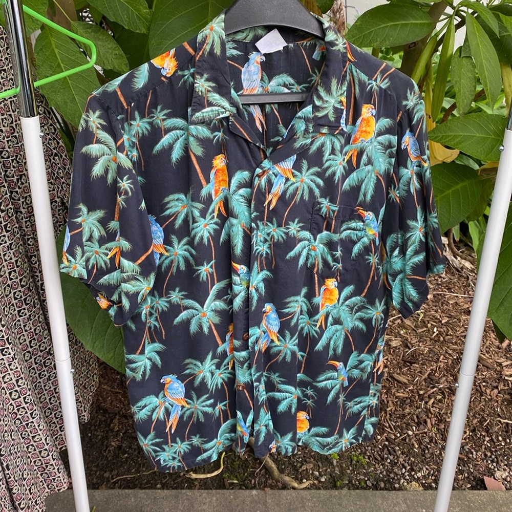 Vintage men’s Hawaiian shirt